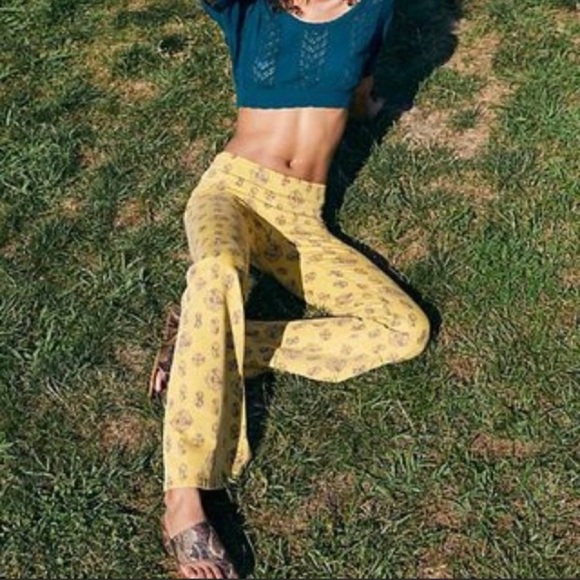 We the Free Geometric Flare Bell Bottom Retro Boho Jeans Mustard Yellow Sz 31 - Picture 16 of 16